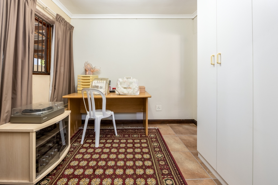 5 Bedroom Property for Sale in Sonstraal Western Cape